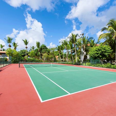 Catalonia Royal La Romana Adults Only Bayahibe Esterno foto Tennis court at the Boca Raton Resort