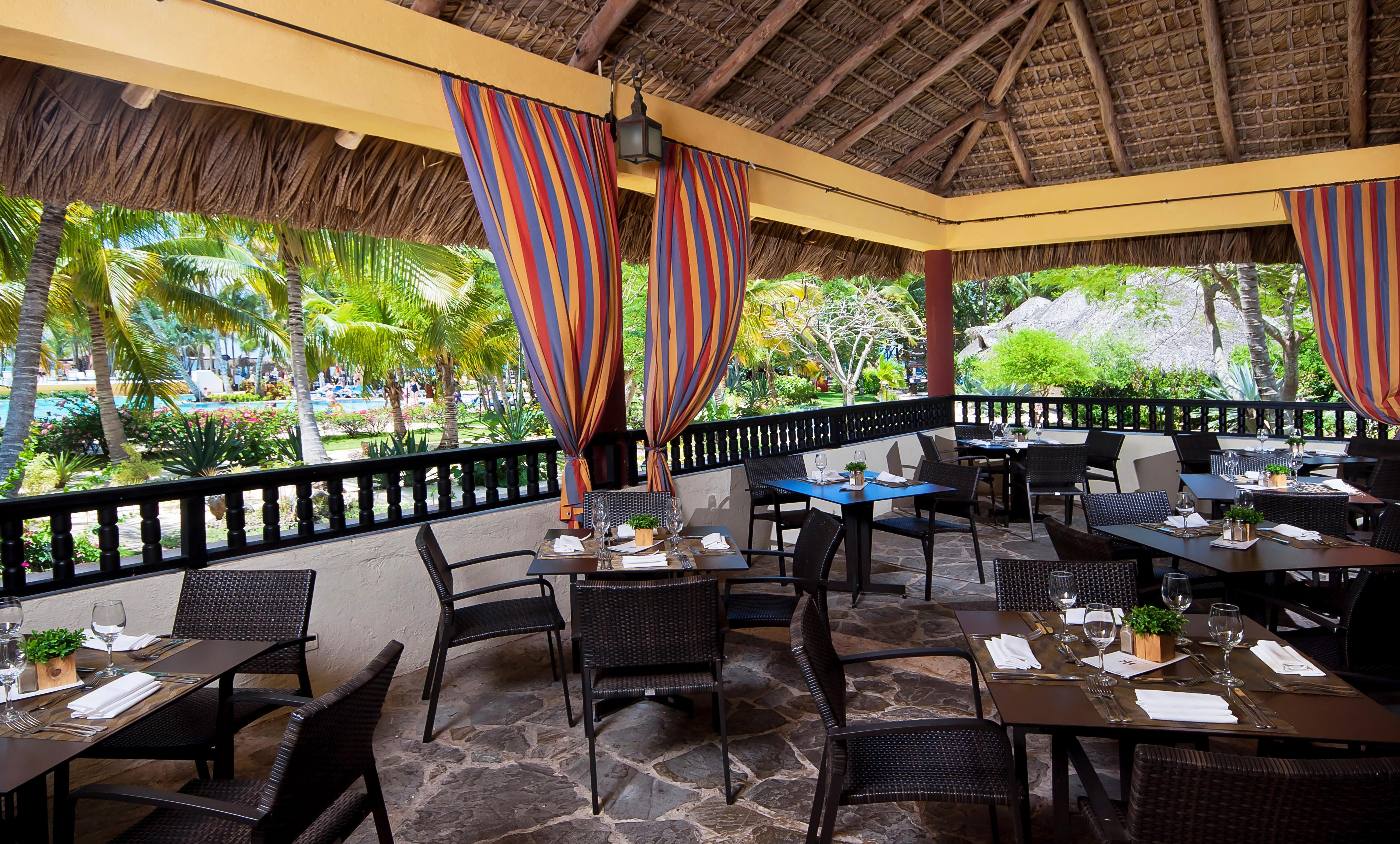 Catalonia Royal La Romana Adults Only Bayahibe Esterno foto Restaurant at the resort