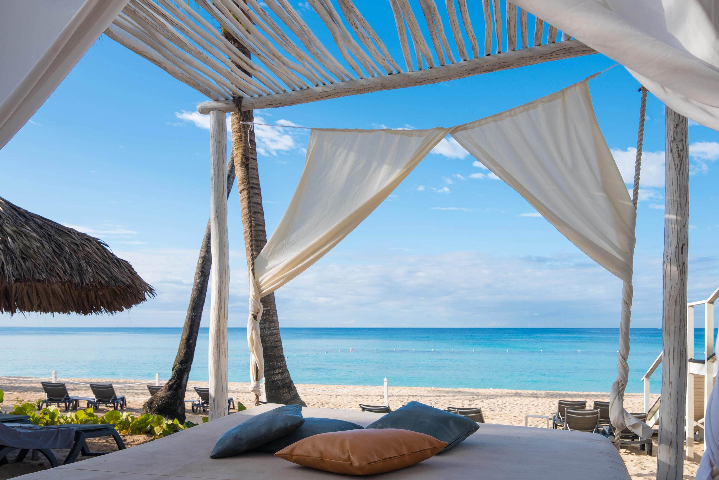 Catalonia Royal La Romana Adults Only Bayahibe Esterno foto Beach at the Grand Palladium Hotel