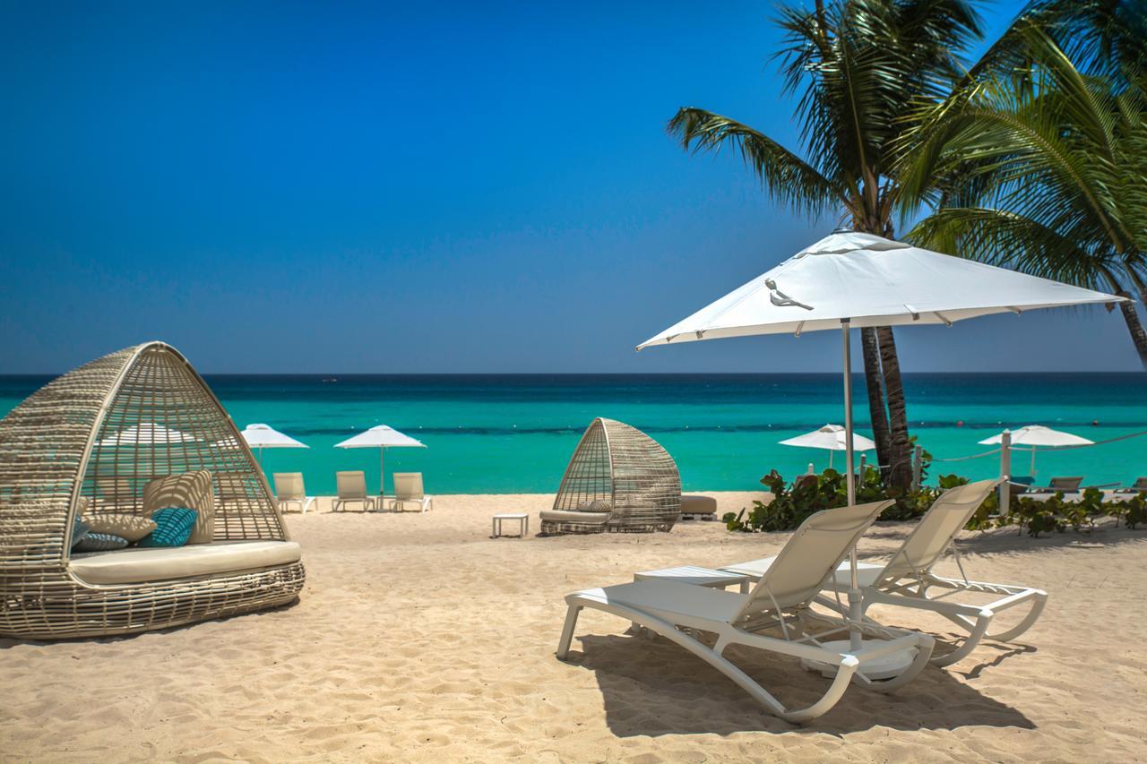 Catalonia Royal La Romana Adults Only Bayahibe Esterno foto Beach at Sandals South Coast